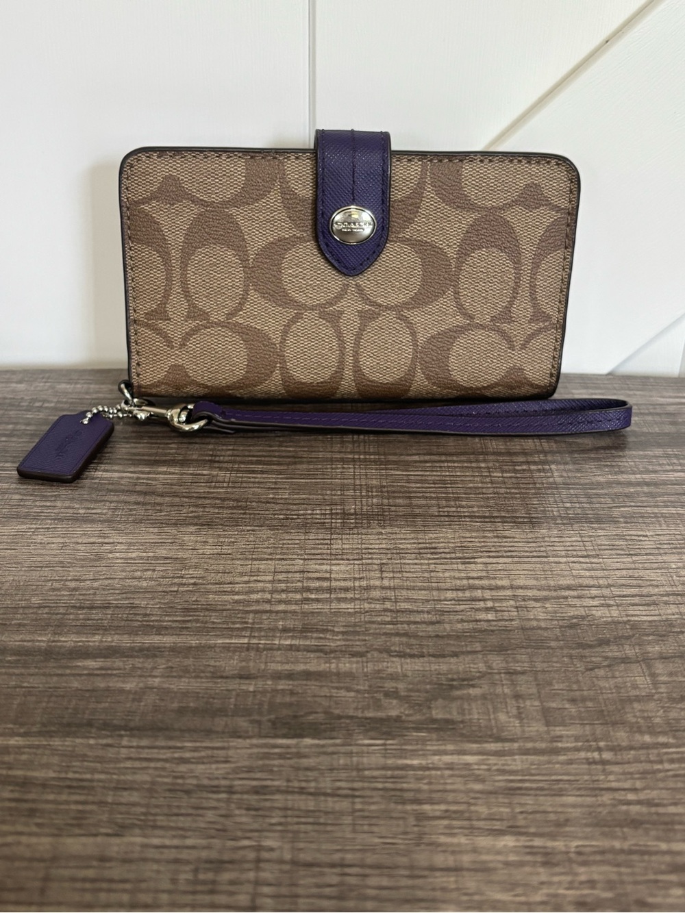 EUC Coach Peyton Signature Phone Wallet/Wristlet in Khaki with Purple Accents